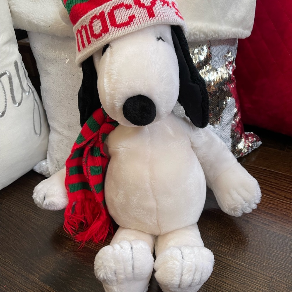 Vintage “Macys” Snoopy. Perfect condition.